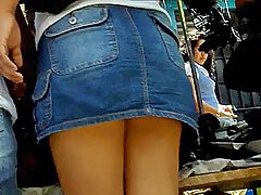 Pretty upskirt of unaware girls voyeur video #1