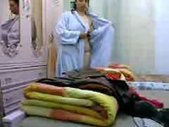 nargis bhabhi from kolkata caught changing after shower voyeur video #1